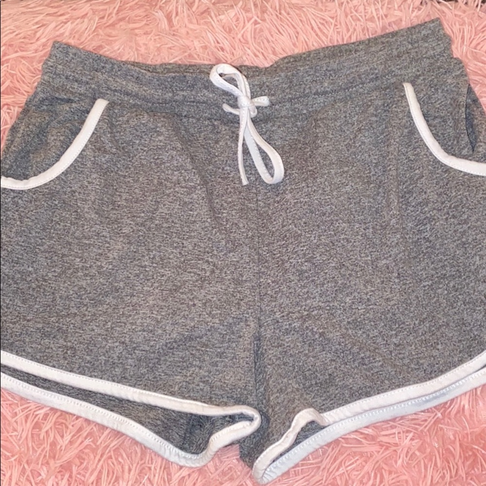Heather Grey Shorts🕶